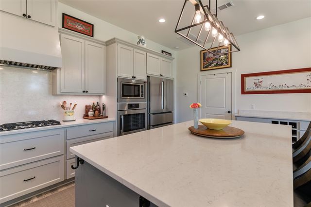1532 County Road 337, Lexington, TX 78947
