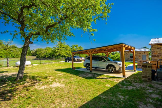 1532 County Road 337, Lexington, TX 78947