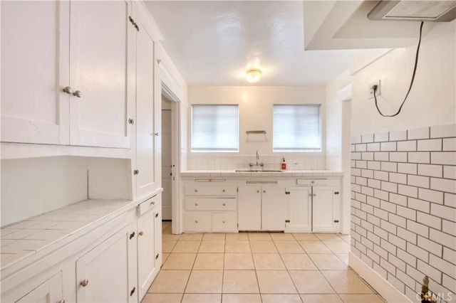 2644 Glendale Boulevard, Los Angeles, CA 90039