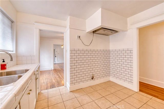 2644 Glendale Boulevard, Los Angeles, CA 90039