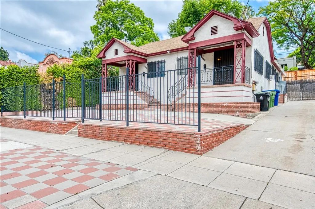 2644 Glendale Boulevard, Los Angeles, CA 90039