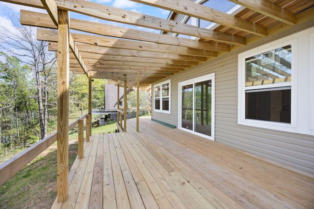 973 Stonegate Dr, Burnside, KY 42519