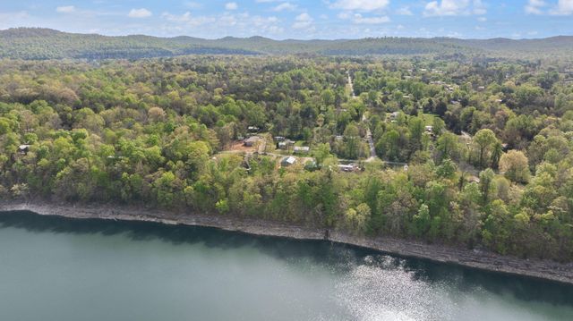973 Stonegate Dr, Burnside, KY 42519