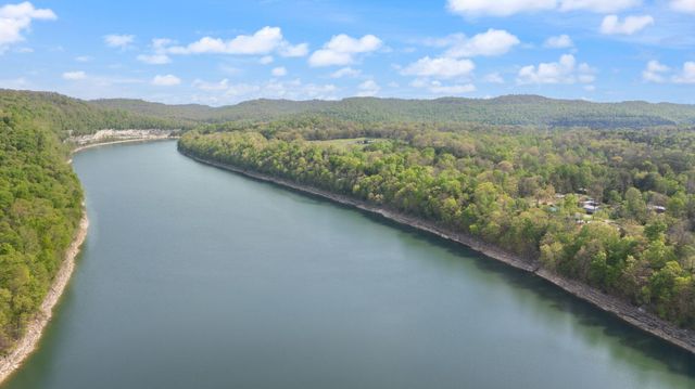 973 Stonegate Dr, Burnside, KY 42519