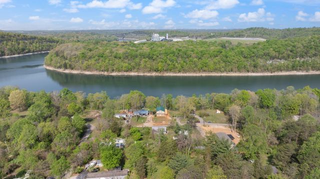 973 Stonegate Dr, Burnside, KY 42519