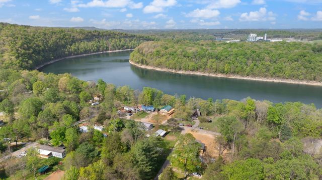 973 Stonegate Dr, Burnside, KY 42519