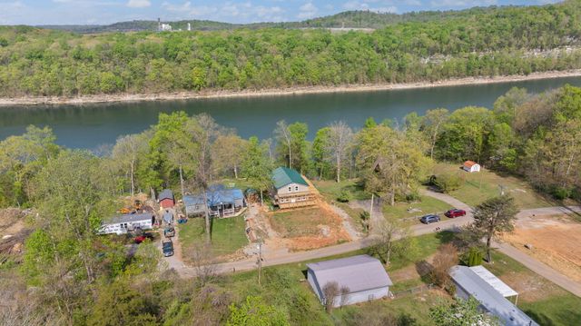 973 Stonegate Dr, Burnside, KY 42519