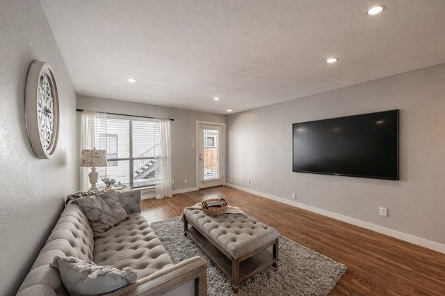 5816 Birchbrook Drive 124, Dallas, TX 75206