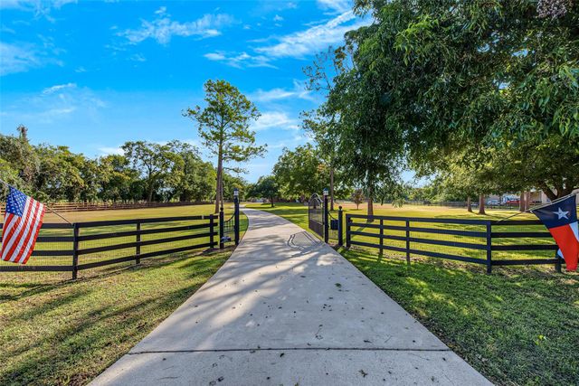 1345 Peach Ridge Road, Brookshire, TX 77423