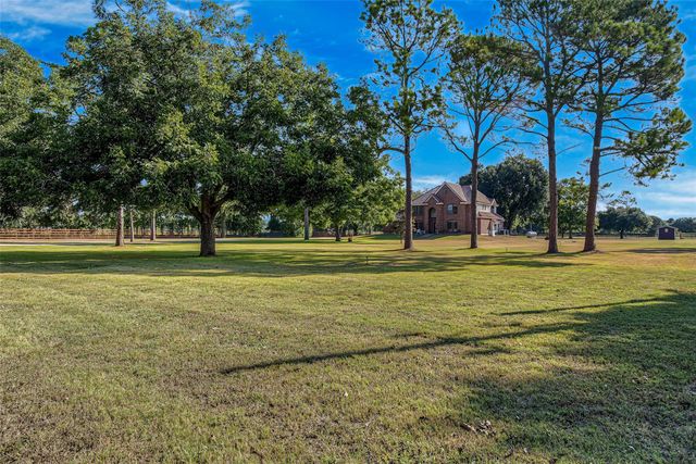 1345 Peach Ridge Road, Brookshire, TX 77423