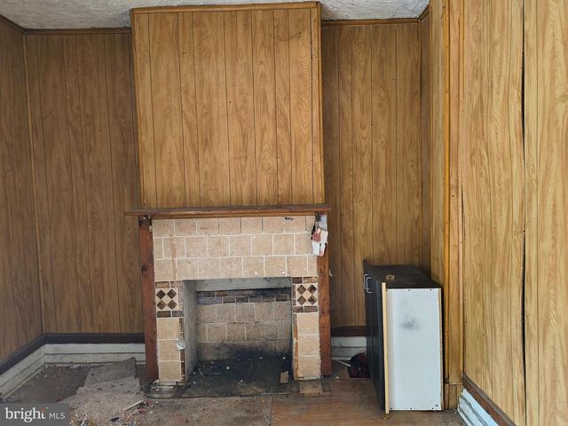 1817 VINE ST, Baltimore, MD 21223