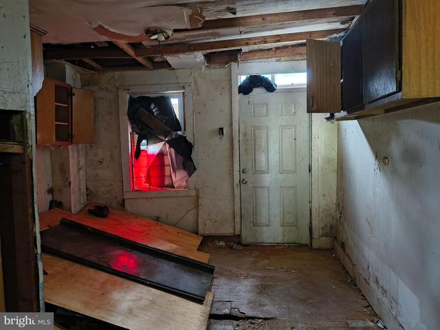 1817 VINE ST, Baltimore, MD 21223