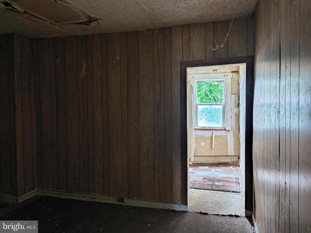 1817 VINE ST, Baltimore, MD 21223