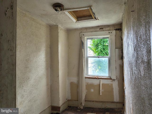 1817 VINE ST, Baltimore, MD 21223