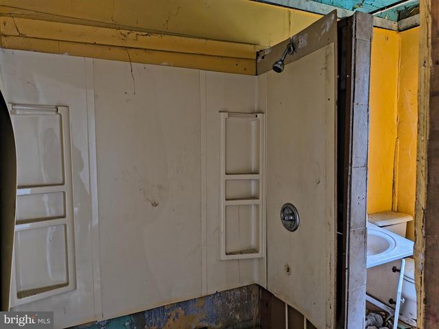 1817 VINE ST, Baltimore, MD 21223