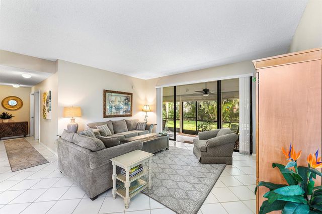 7685 Lexington Club Boulevard B, Delray Beach, FL 33446