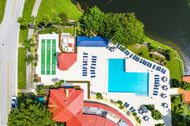 7685 Lexington Club Boulevard B, Delray Beach, FL 33446