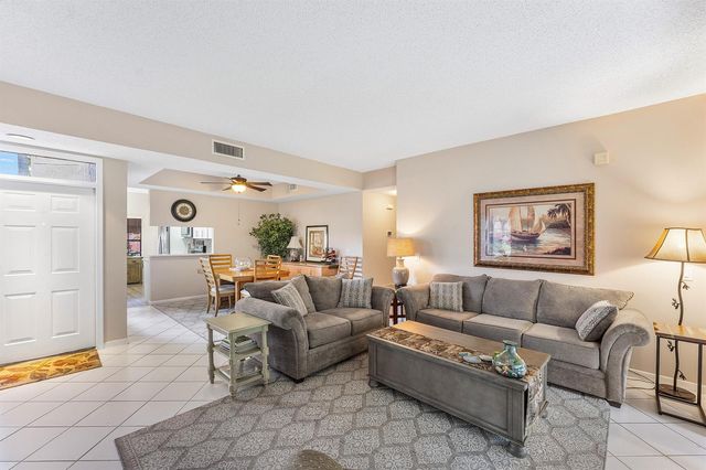7685 Lexington Club Boulevard B, Delray Beach, FL 33446