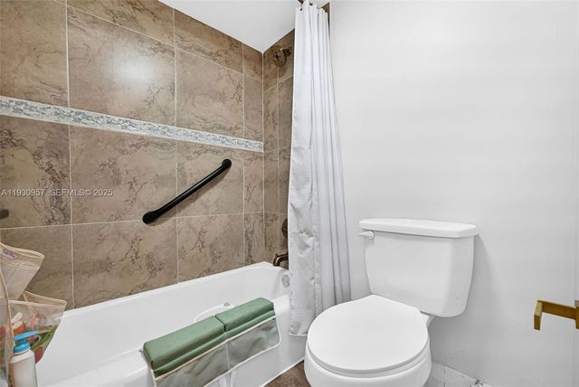 3900 N Hills Dr 303, Hollywood, FL 33021