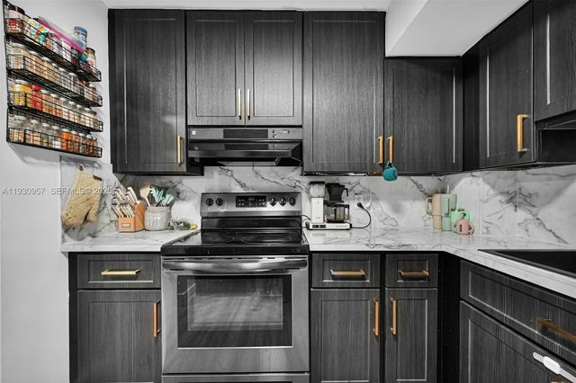 3900 N Hills Dr 303, Hollywood, FL 33021