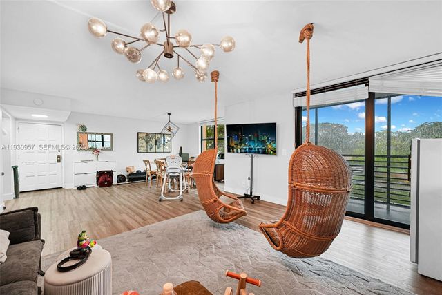 3900 N Hills Dr 303, Hollywood, FL 33021