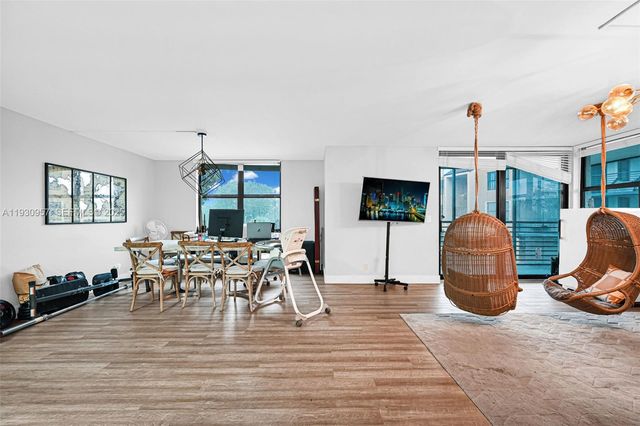 3900 N Hills Dr 303, Hollywood, FL 33021