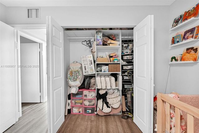 3900 N Hills Dr 303, Hollywood, FL 33021