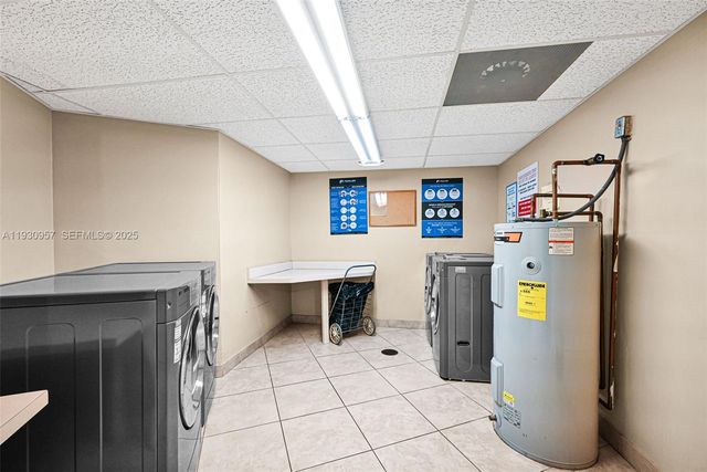 3900 N Hills Dr 303, Hollywood, FL 33021