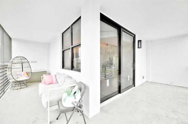 3900 N Hills Dr 303, Hollywood, FL 33021