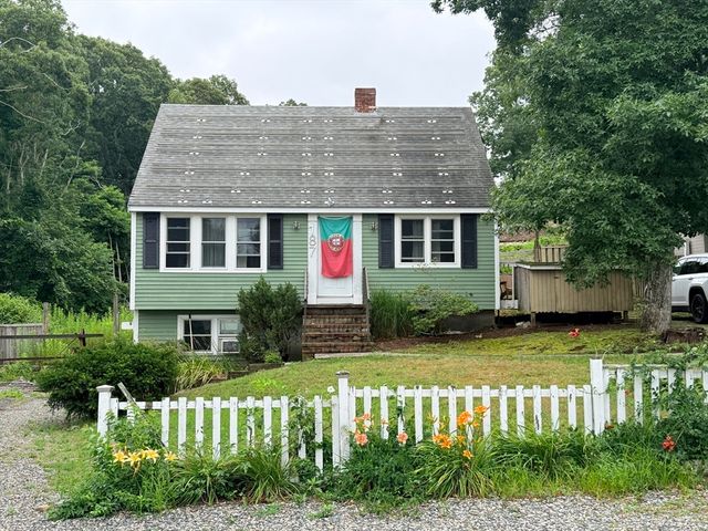 187 Ninigret Ave, Mashpee, MA 02649