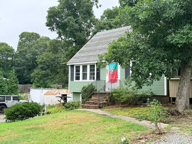 187 Ninigret Ave, Mashpee, MA 02649