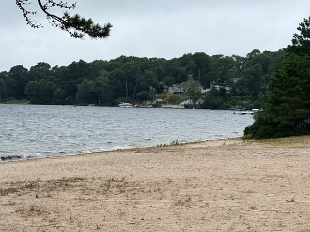 187 Ninigret Ave, Mashpee, MA 02649