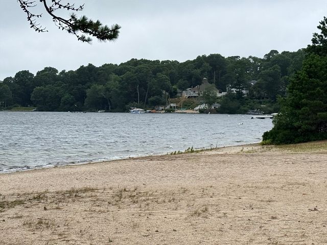 187 Ninigret Ave, Mashpee, MA 02649