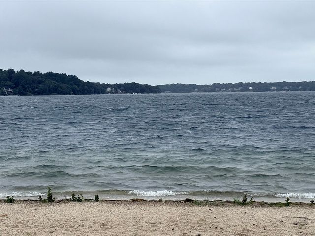 187 Ninigret Ave, Mashpee, MA 02649