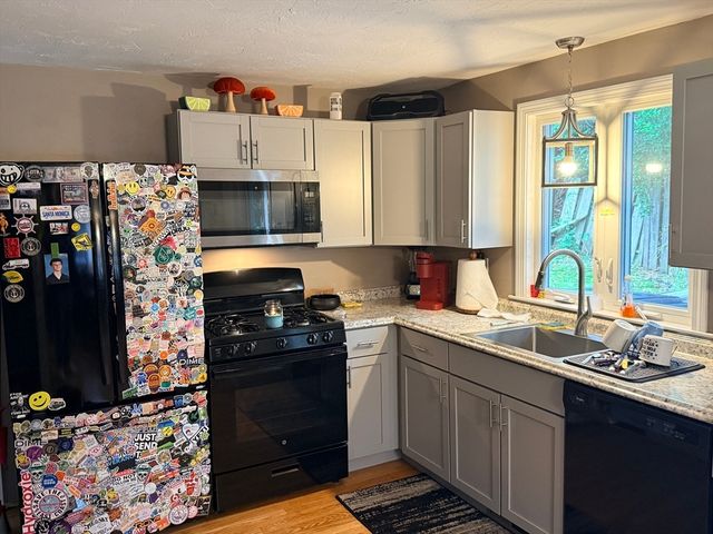 187 Ninigret Ave, Mashpee, MA 02649