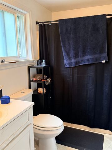 187 Ninigret Ave, Mashpee, MA 02649