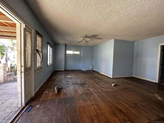 282 N 6th Avenue, Upland, CA 91786