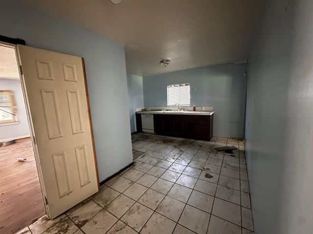 282 N 6th Avenue, Upland, CA 91786