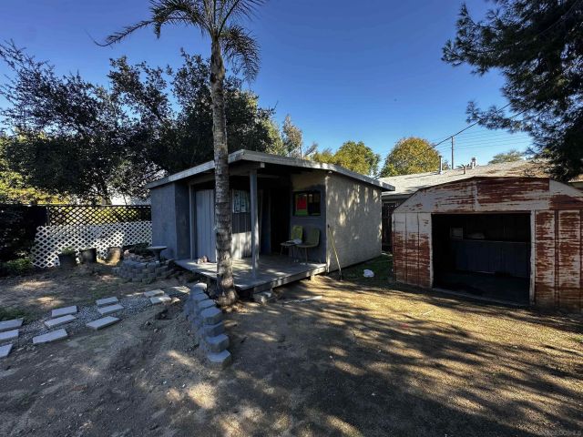 282 N 6th Avenue, Upland, CA 91786