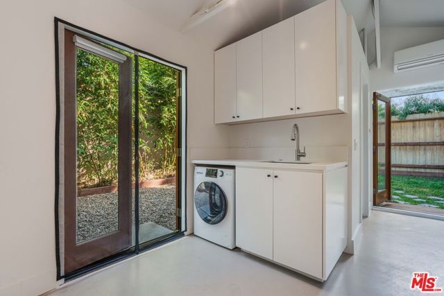 2401 32nd Street, Santa Monica, CA 90405