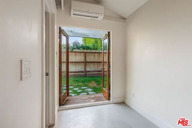 2401 32nd Street, Santa Monica, CA 90405