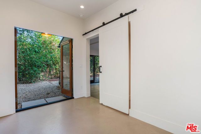 2401 32nd Street, Santa Monica, CA 90405