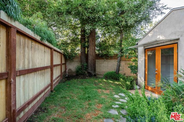 2401 32nd Street, Santa Monica, CA 90405
