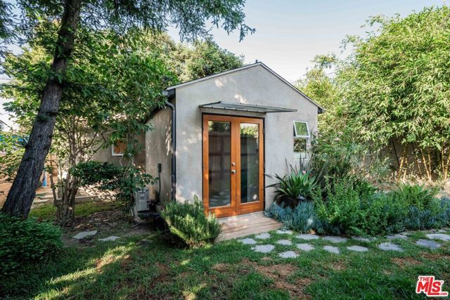 2401 32nd Street, Santa Monica, CA 90405