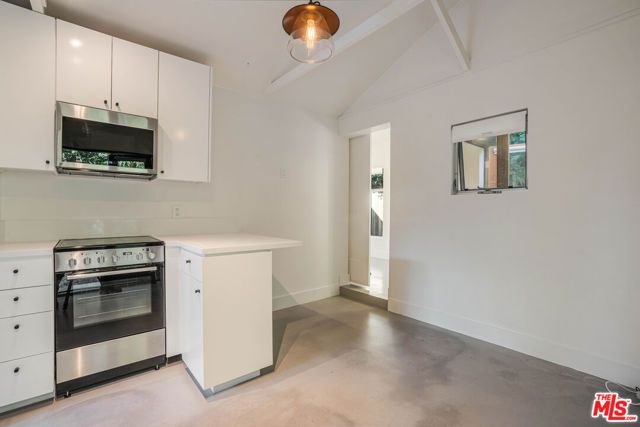 2401 32nd Street, Santa Monica, CA 90405