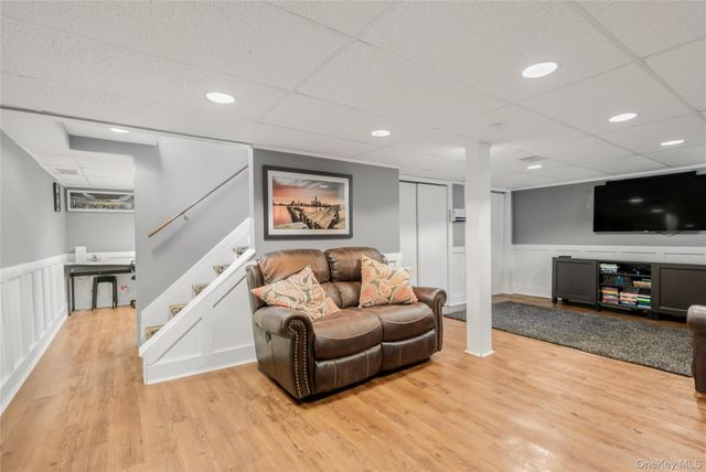 2713 Fortesque Avenue, Oceanside, NY 11572