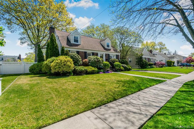 2713 Fortesque Avenue, Oceanside, NY 11572