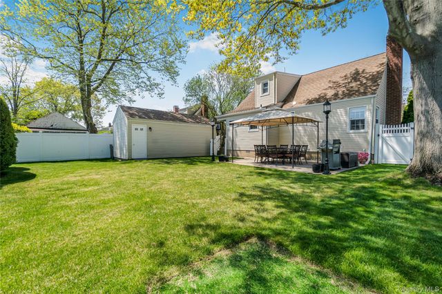 2713 Fortesque Avenue, Oceanside, NY 11572