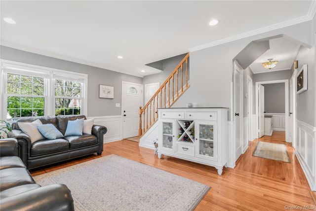 2713 Fortesque Avenue, Oceanside, NY 11572