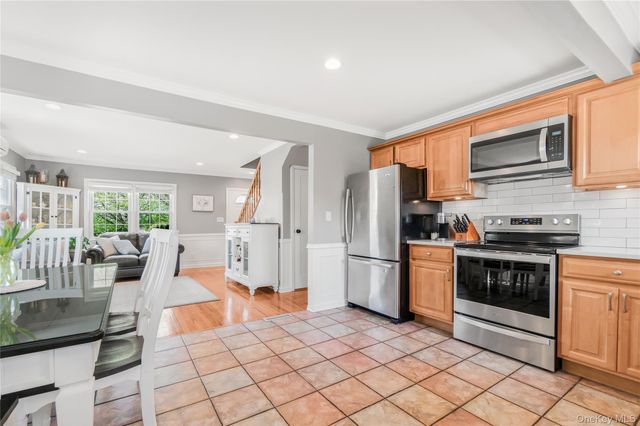 2713 Fortesque Avenue, Oceanside, NY 11572